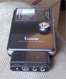 iAudio X5 mit Adapter